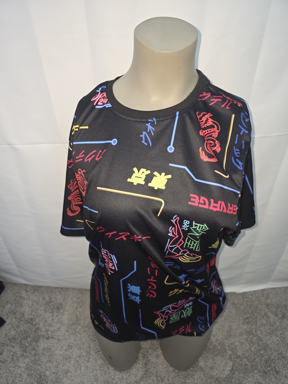 Fresh Prints of Toyko Black Neon Graphic Short Sleeve Tee Size Large